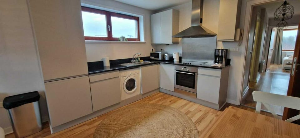Newly Renovated D4 2BD The Aviva & Docklands Apartment in Dublin