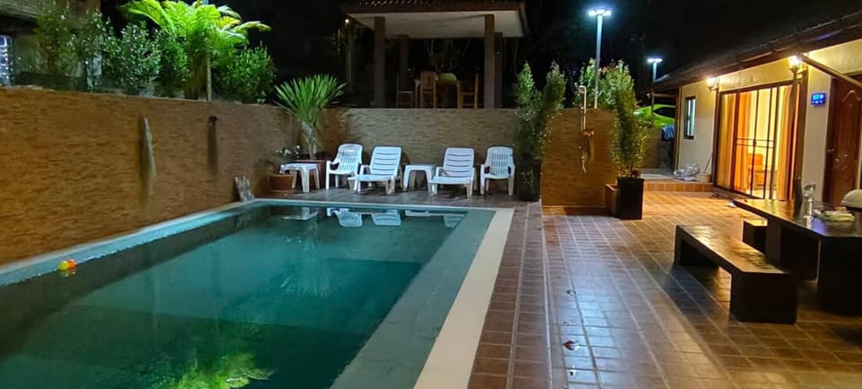 Night, Swimming pool