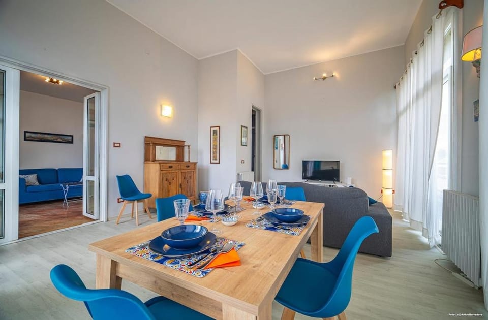 TV and multimedia, Living room, Seating area, Dining area, Evening entertainment