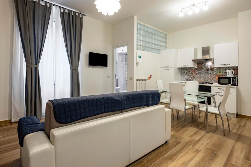 Kitchen or kitchenette, Living room
