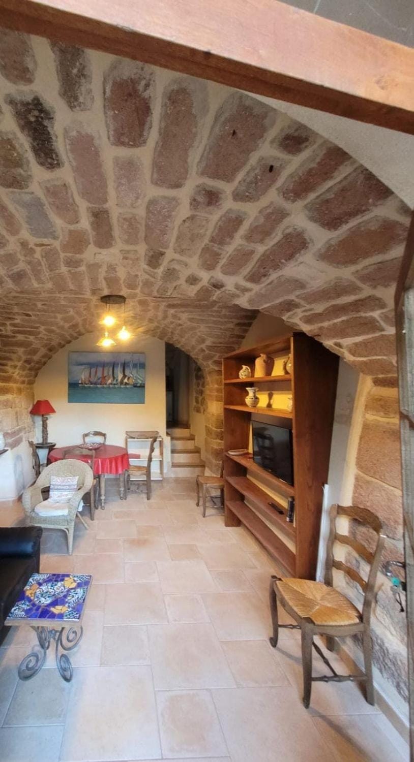 Maison en pierre au cœur de l'Ardèche avec 4 lits, 2 chambres House in Auvergne-Rhône-Alpes