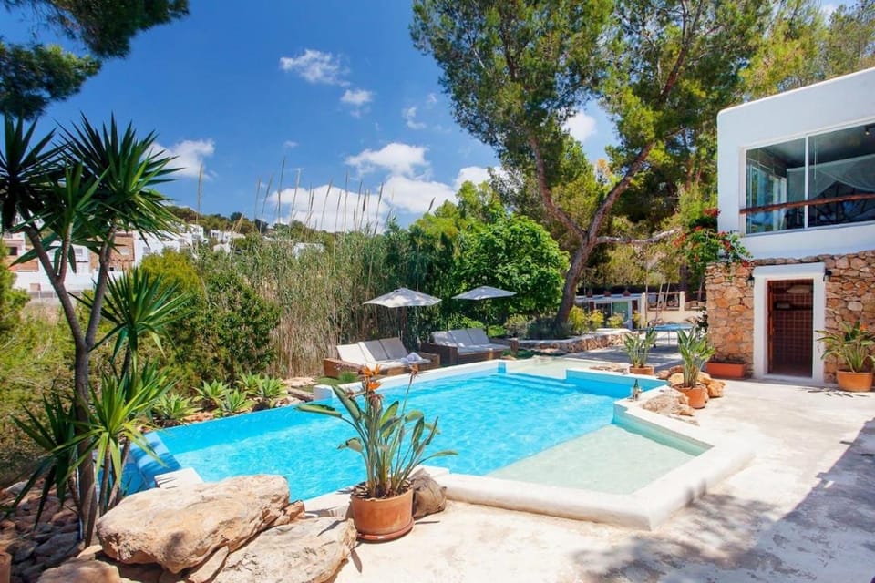 Patio, Day, Natural landscape, Garden, Garden view, Pool view, Swimming pool