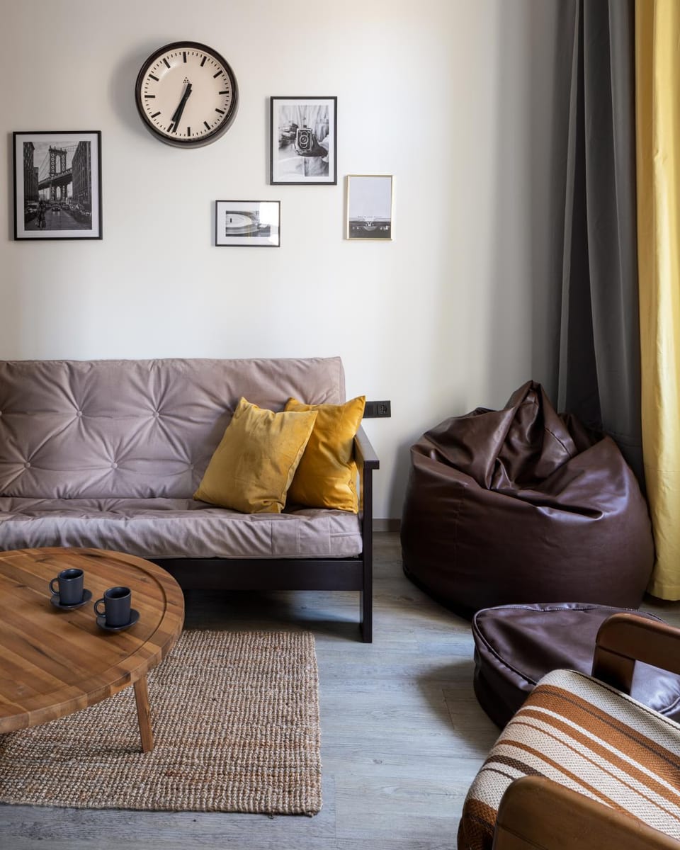 Living room, Seating area