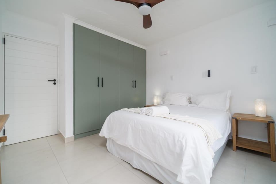 Ocean Breeze Escape Apartment in Dolphin Coast
