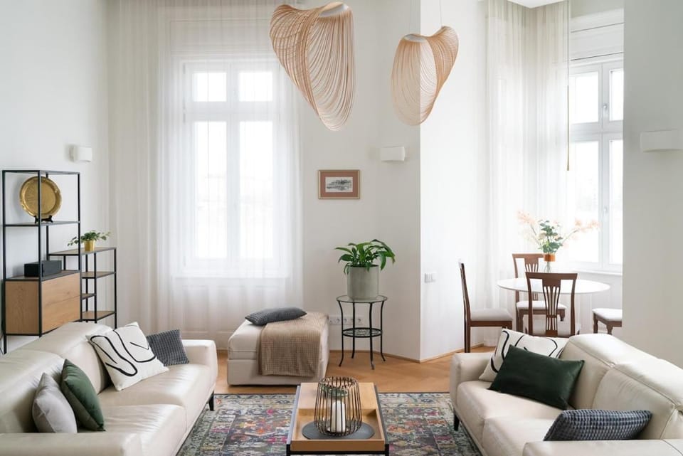 Living room, Seating area