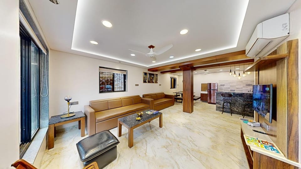 Communal lounge/ TV room, TV and multimedia, Living room, Seating area