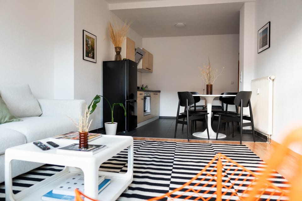 Kitchen or kitchenette, Living room, Seating area, Dining area, stove, stove, kitchen, kitchen