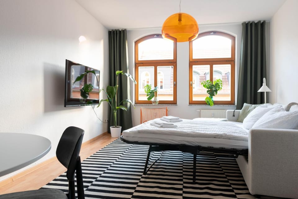 Bed, TV and multimedia, Living room, Seating area, Dining area, furniture, furniture