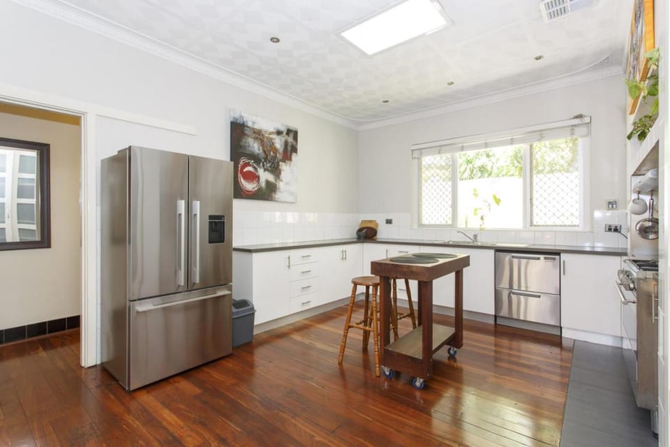 Lolas Retreat South Fremantle close to the Beach House in Perth