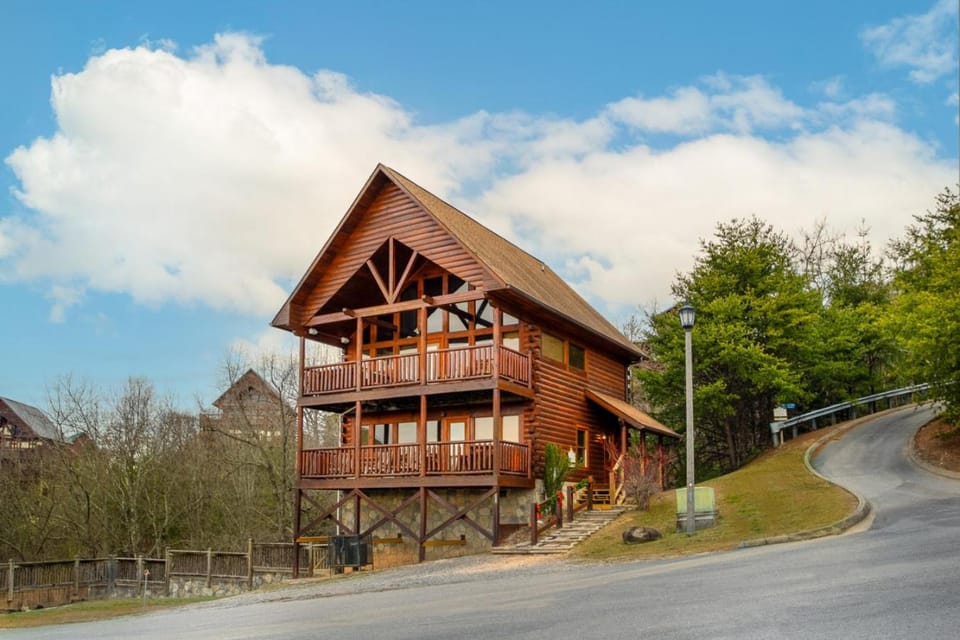 Valley View Cabin View Hot Tub Fireplace Grill Cabin in Sevier County