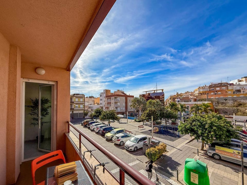 Neighbourhood, View (from property/room), Balcony/Terrace, City view, Street view, Location