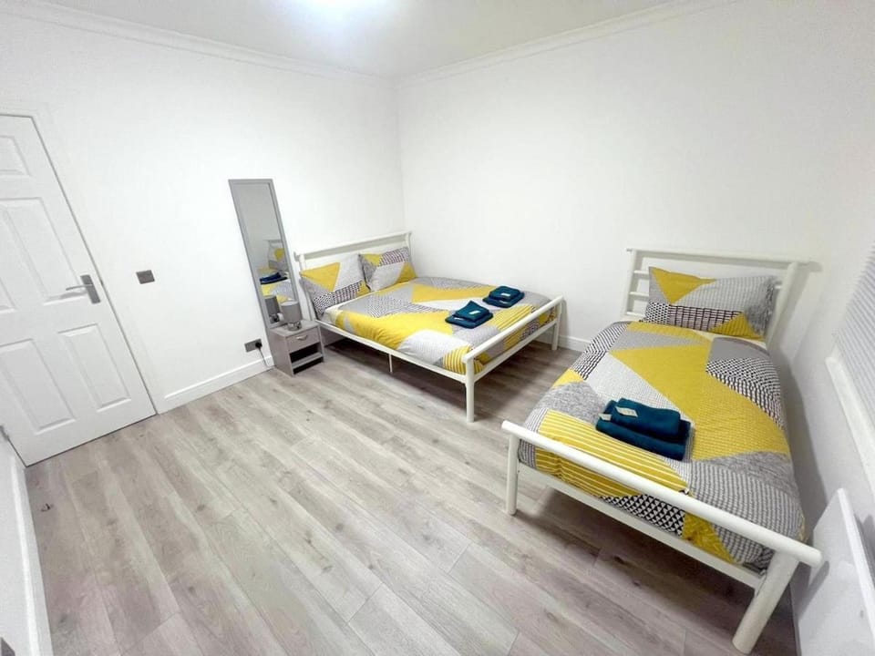 NEW 5-bedroom house in Croydon South London House in Croydon
