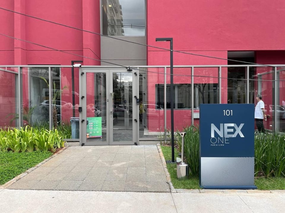 Property building, Facade/entrance, Day