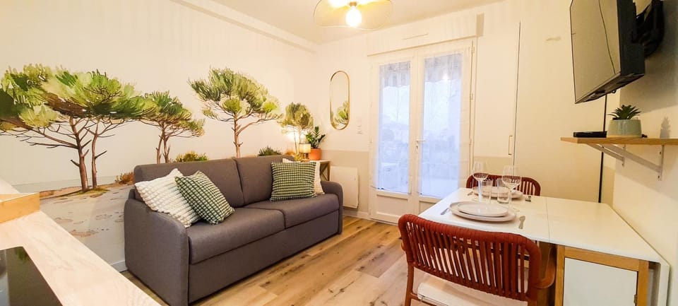 TV and multimedia, Living room, Dining area