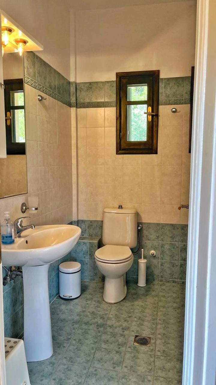 Toilet, Bathroom