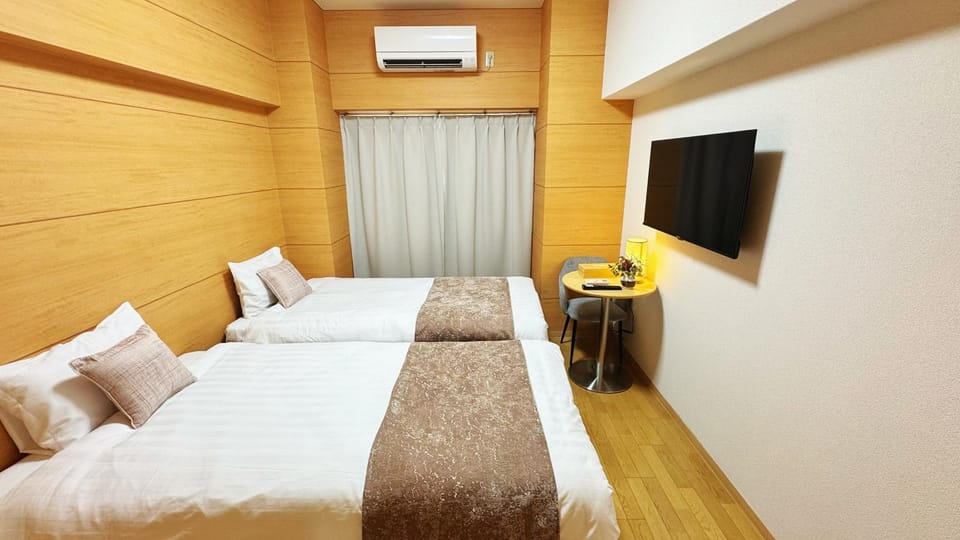 Bed, TV and multimedia, Photo of the whole room, air conditioner