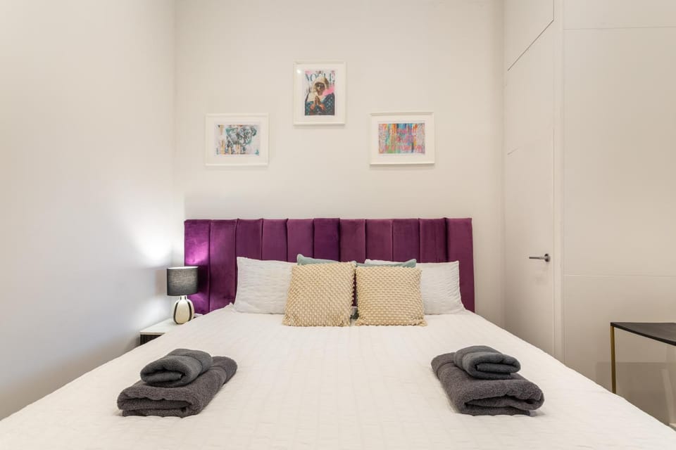 Chic 2-bed Seaside Escape in Vibrant Kemp Town Apartment in Brighton