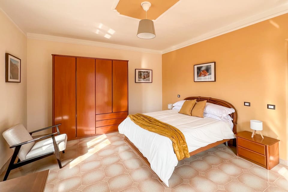 Bed, Photo of the whole room, Bedroom, wardrobe