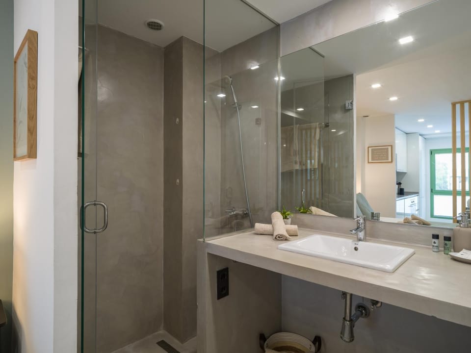 Shower, Bathroom, towels