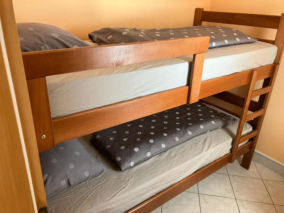 Photo of the whole room, bunk bed