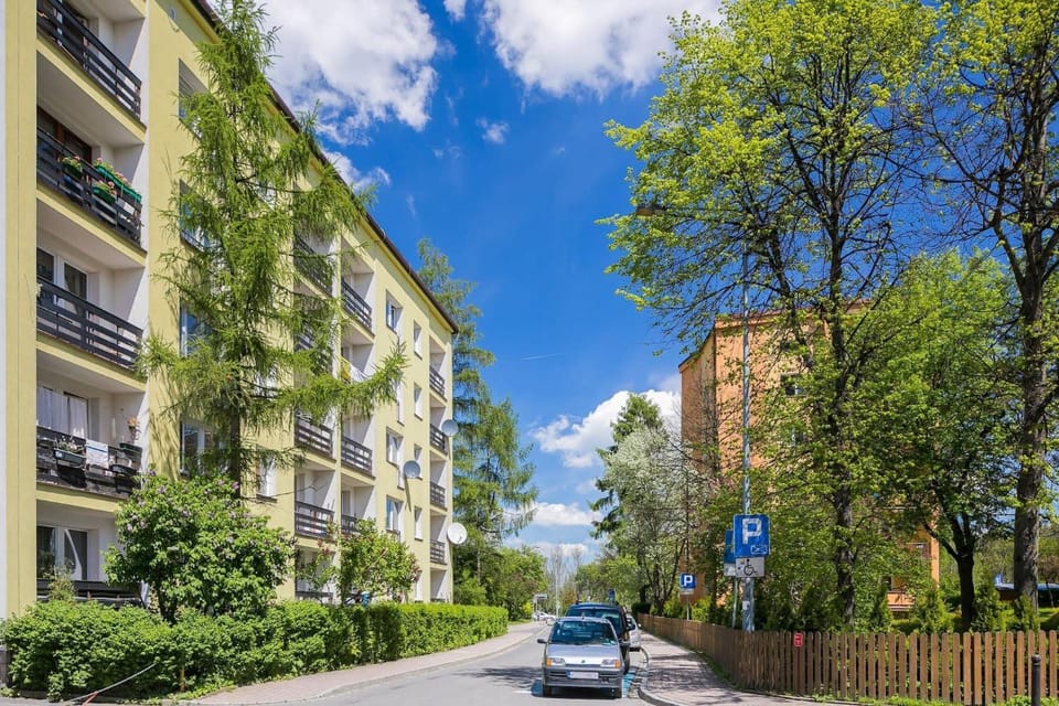 Property building, Neighbourhood