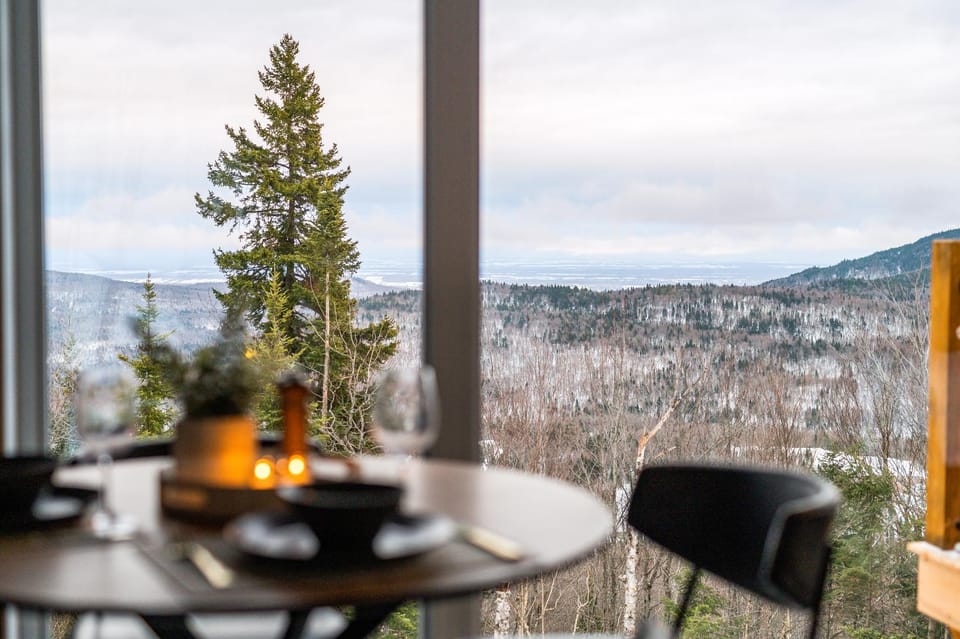 CHAMONIX - Micro Chalet with Panoramic Mountain Views near Québec Chalet in Quebec City