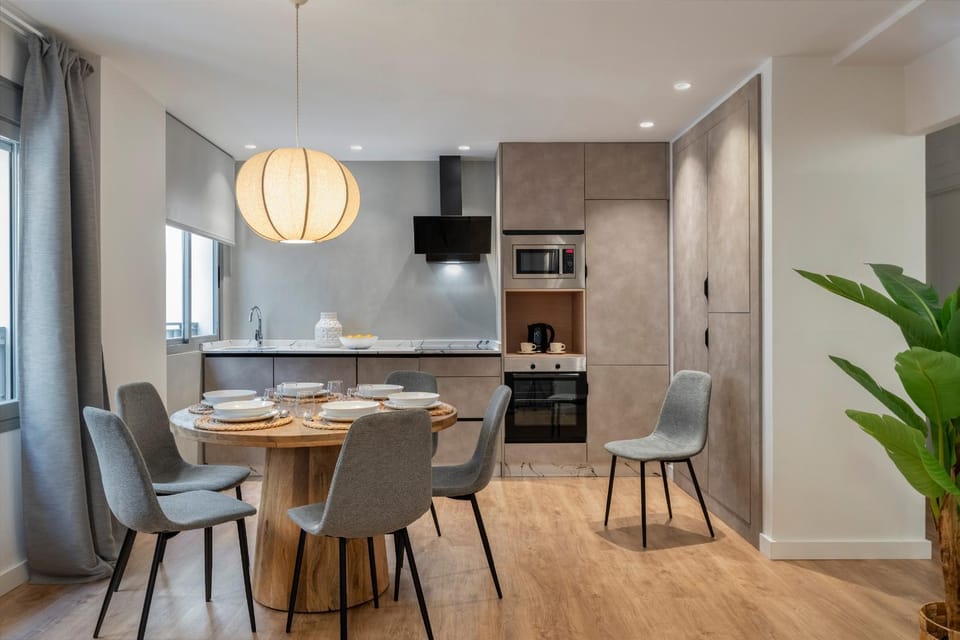 Kitchen or kitchenette, Lobby or reception, Dining area