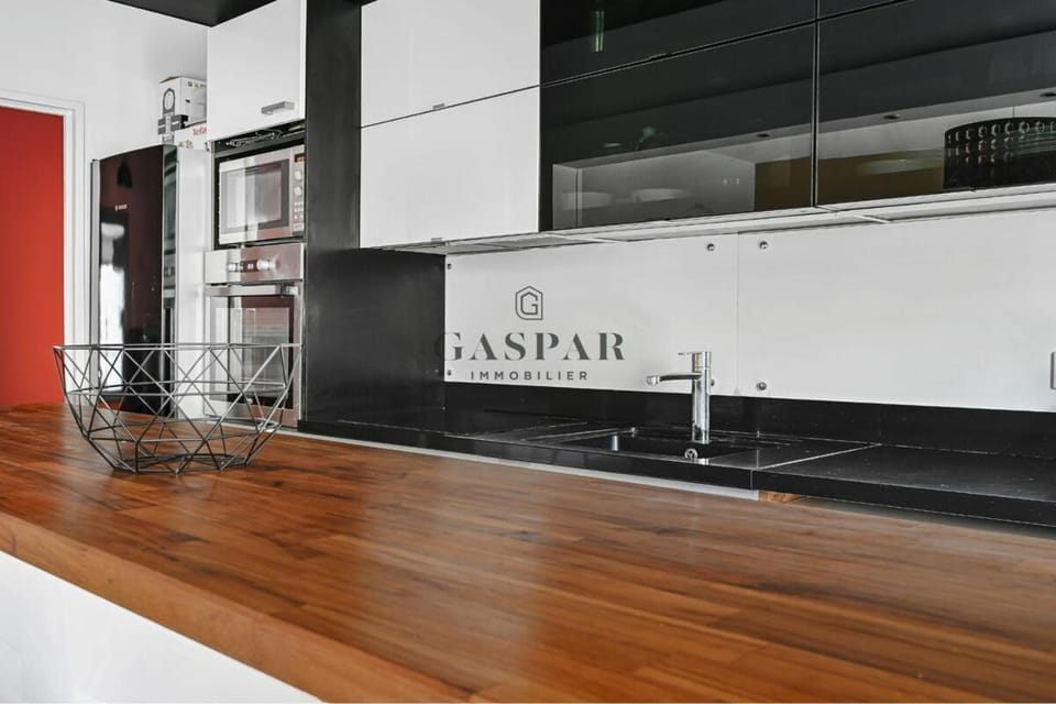 Gaspar- 2 Rooms with Balcony- Metro Marcel Sembat Apartment in Issy-les-Moulineaux