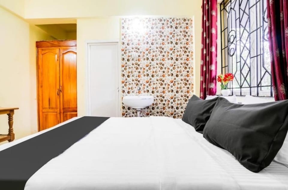 Bed, Photo of the whole room, Bedroom, wardrobe