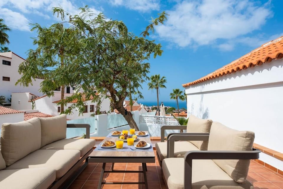Off site, View (from property/room), Balcony/Terrace, Sea view