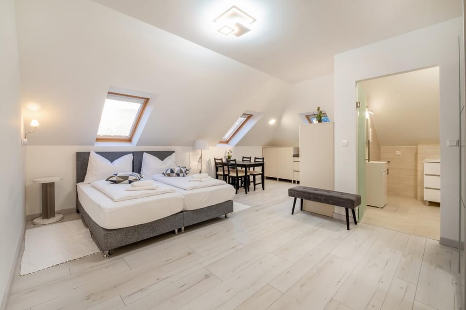 Bed, Photo of the whole room, towels