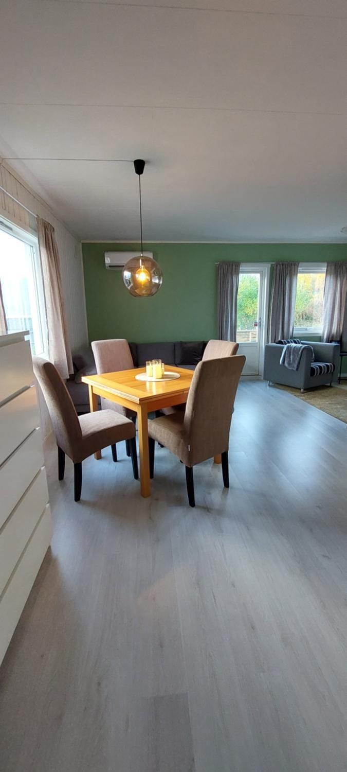 Arctic Cabin - Mellomgaard on southern Kvaløya #sauna & bbq hut on site! Cabin in Troms Og Finnmark