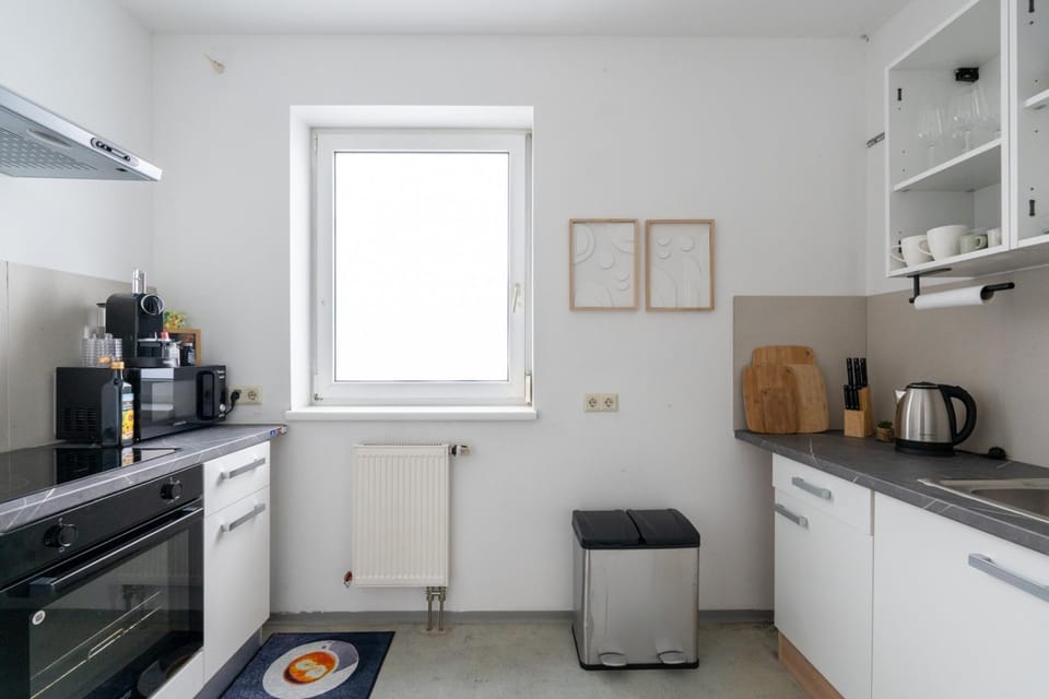 Coffee/tea facilities, Kitchen or kitchenette, minibar, oven, pet friendly, stove, toaster