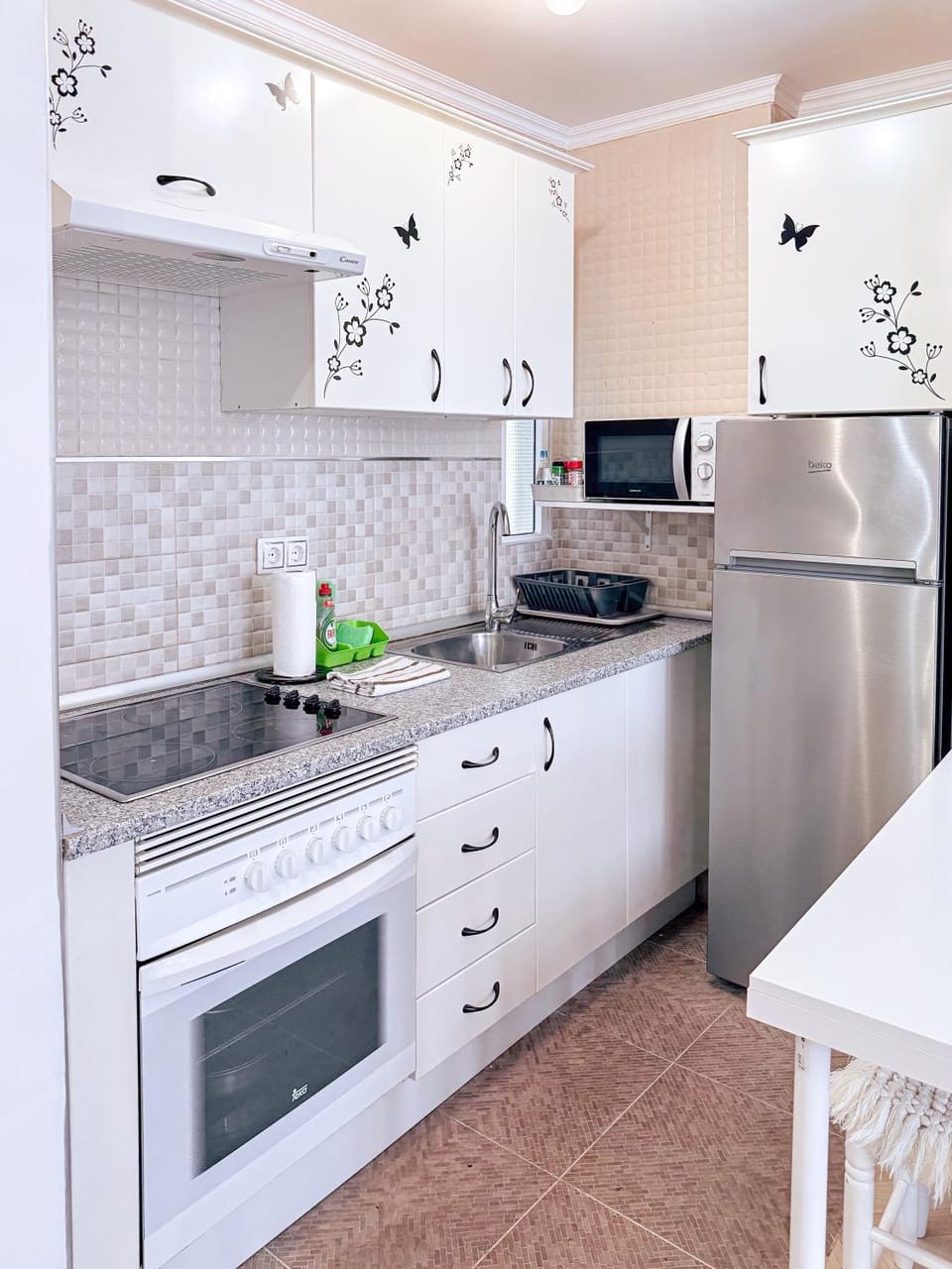 Kitchen or kitchenette, oven, stove