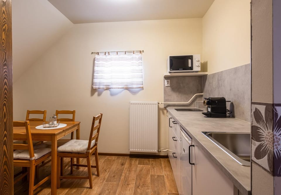 Coffee/tea facilities, Communal kitchen, microwave