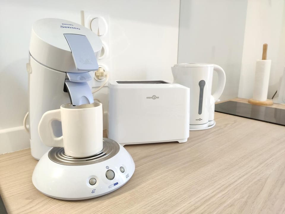Coffee/tea facilities, toaster