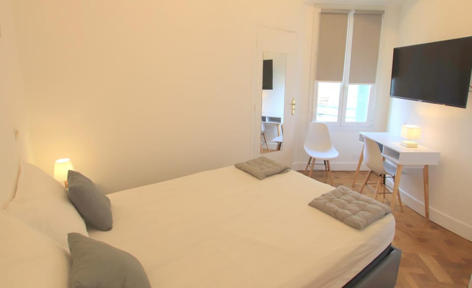 Bed, Bedroom