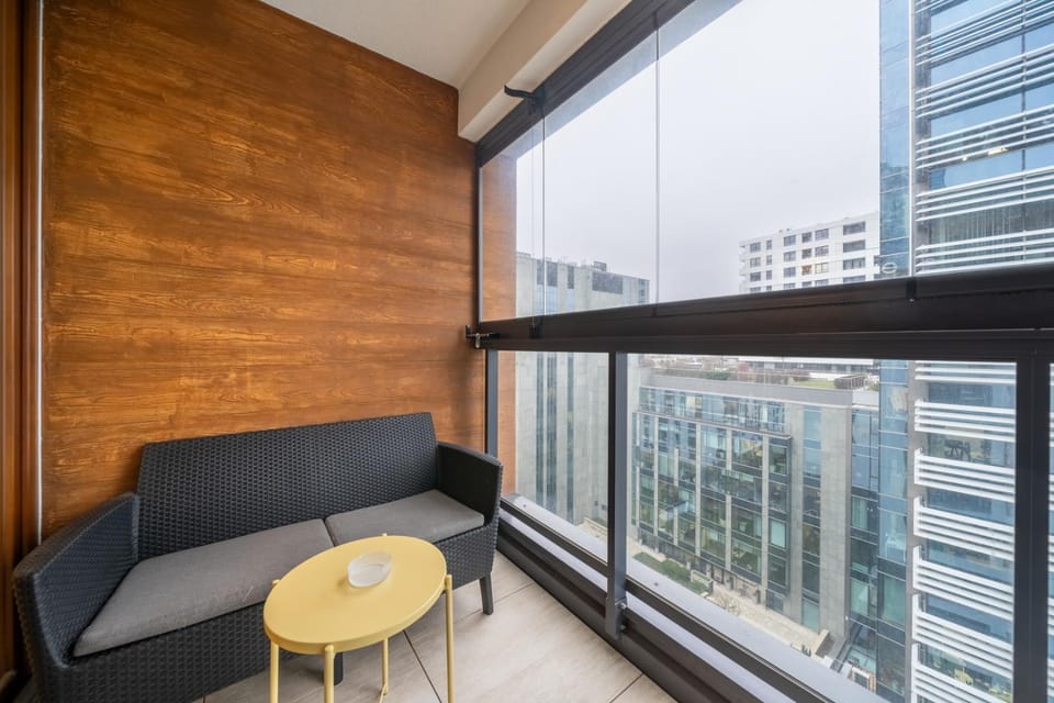 Day, View (from property/room), Balcony/Terrace, Living room, Seating area