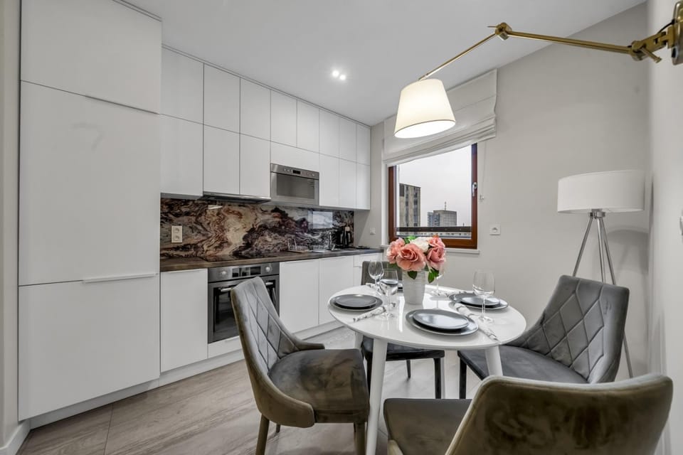 Kitchen or kitchenette, Living room, Seating area, Dining area, stove