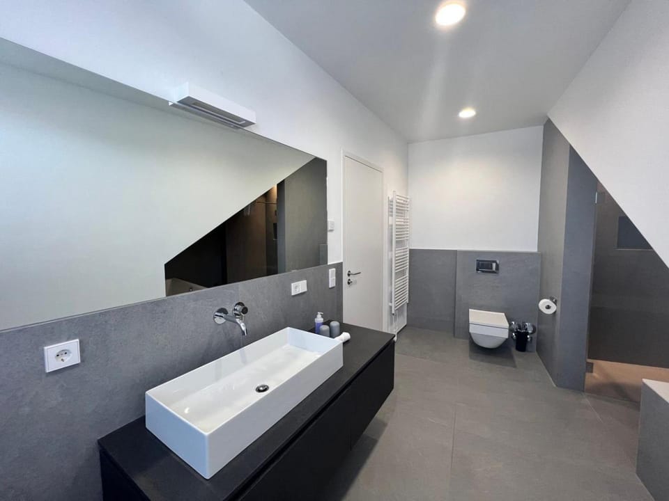 Toilet, Bathroom