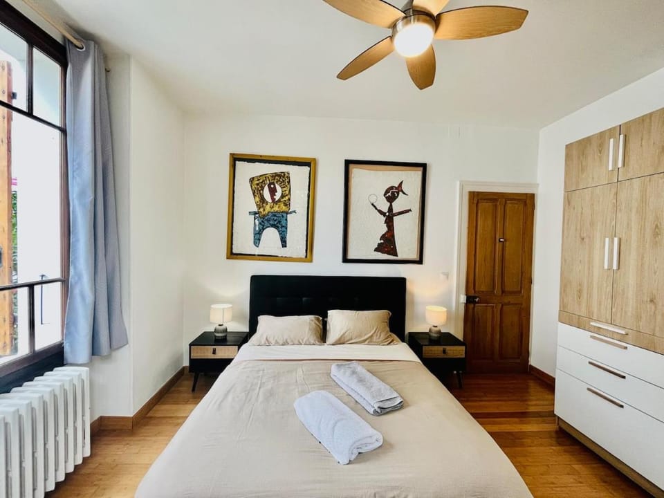 Relaxing 2BR Apartment with Private Garden, Near the City Center Apartment in Annecy