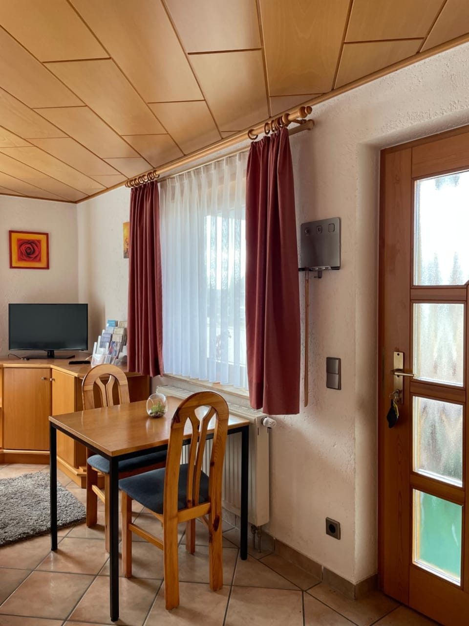 TV and multimedia, Photo of the whole room, Dining area