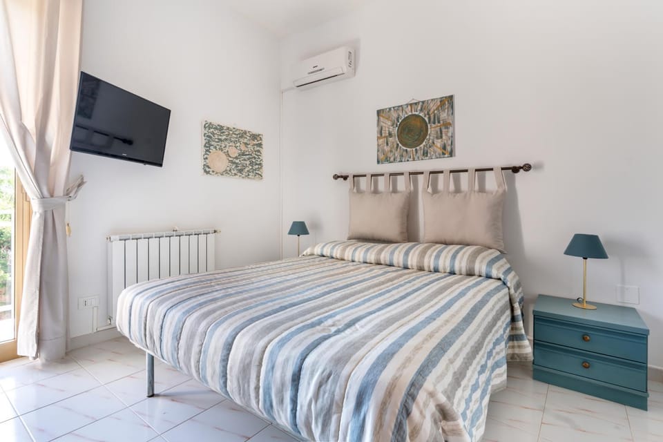 TV and multimedia, Bedroom, air conditioner