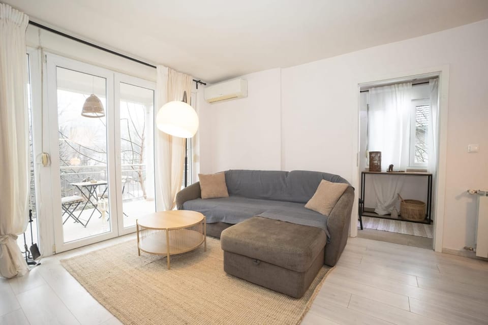 View (from property/room), Living room, Seating area