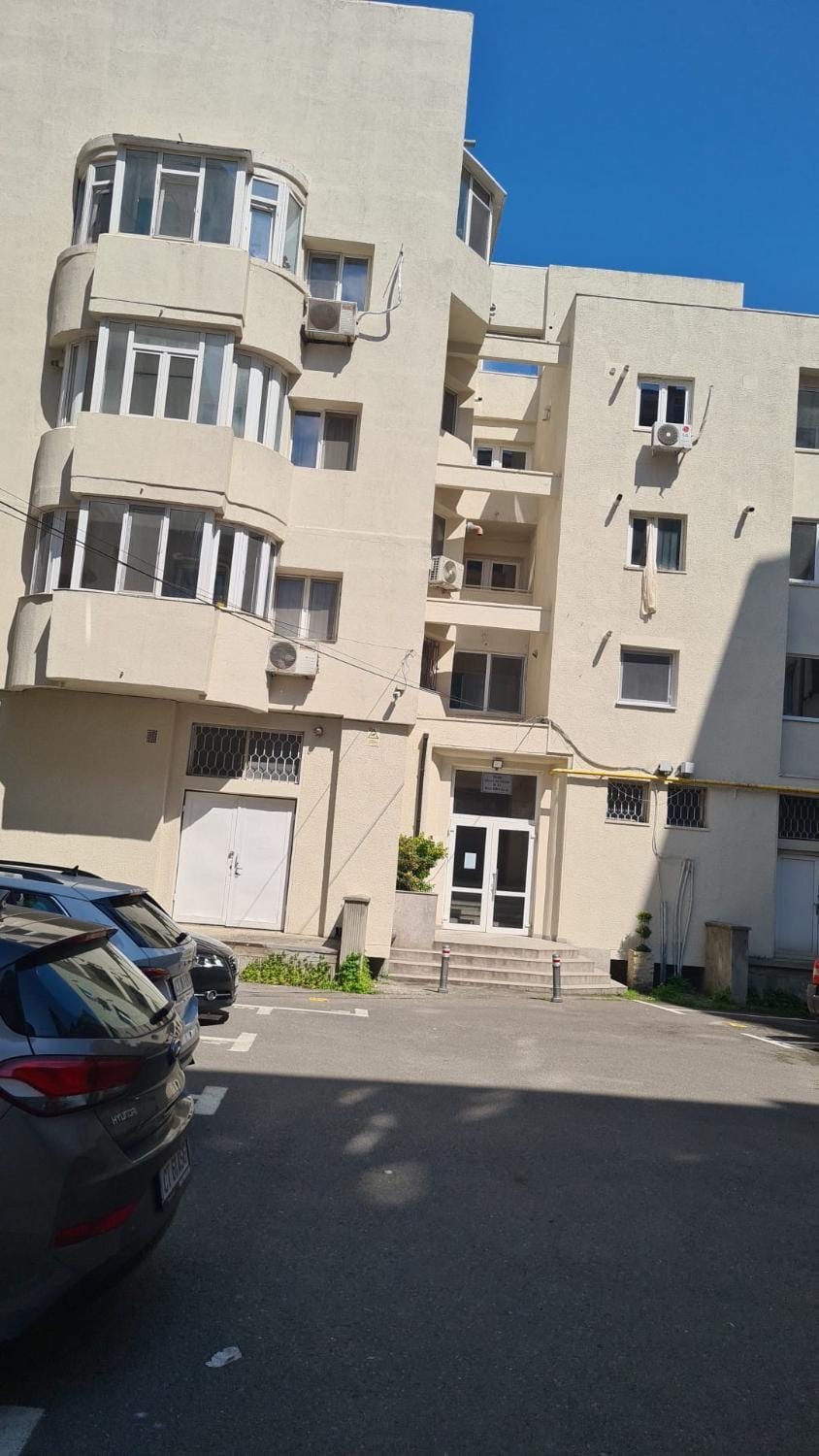 Property building, Location