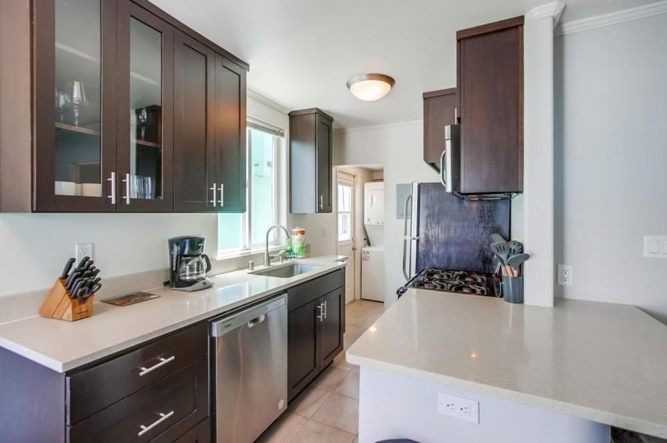 Kitchen or kitchenette, kitchen