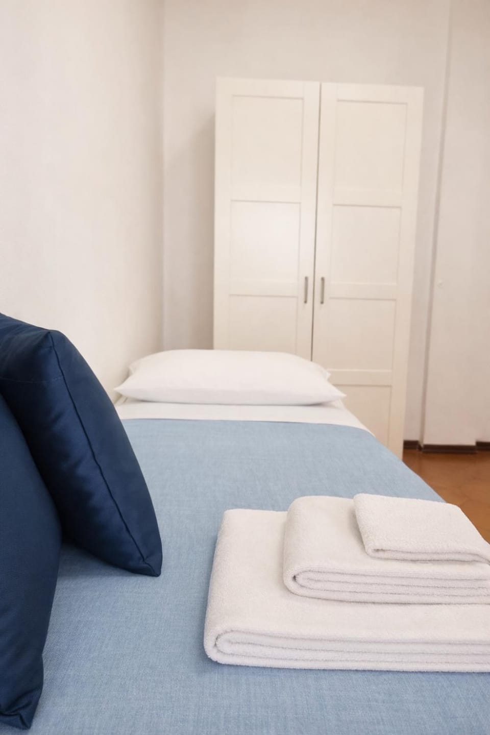 Bed, Photo of the whole room, Bedroom, towels, wardrobe