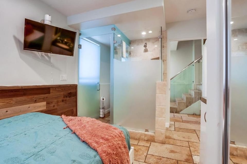 Ocean Breeze 1 House in Mission Beach