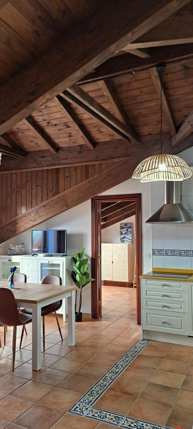 Photo of the whole room, Dining area, kitchen