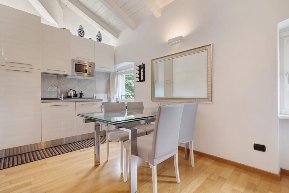 Property building, Kitchen or kitchenette, Living room